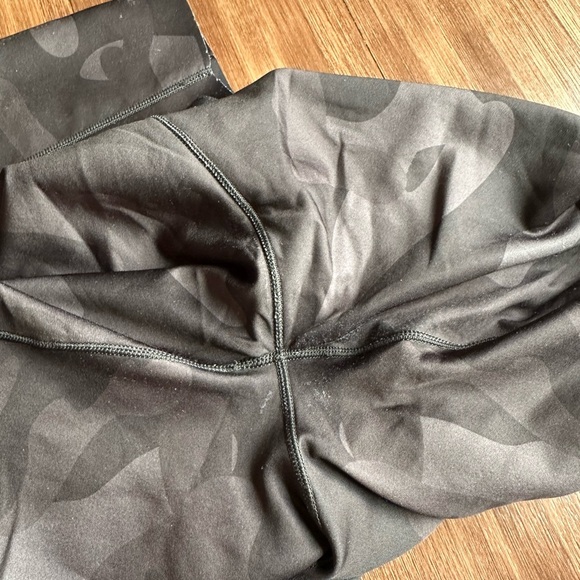 Womens ultracor camo and red collegiate stripe leggings size small - Picture 9 of 11